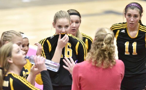 Bettendorf vs Johnston 2014 state volleyball